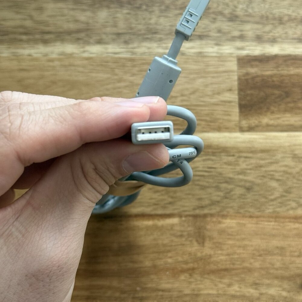 Sony OEM USB Data‎ Cable Grey USB-A to Mini-USB 5-Pin w/ Ferrite – Genuine - Picture 3 of 5